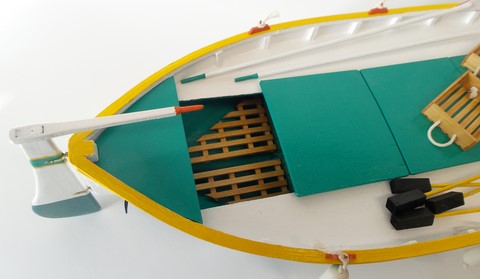 Maquette bateau bois de pointu radiocommandée