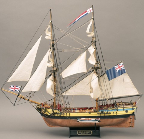 Maquette de bateau en bois Supply