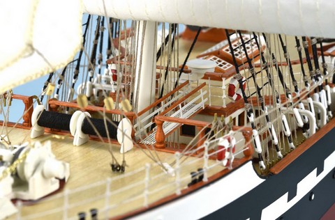 maquette bois Le Belem