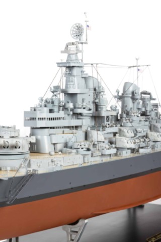 Maquette de bateau militaire en bois Missouri