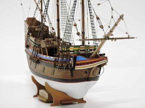 Maquette de bateau en bois Mantua "Mayflower