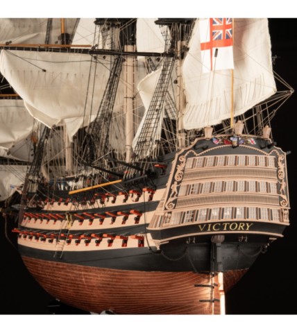 HMS VICTORY de Trafalgar - Version ANATOMIE - 1:84 - Maquette en bois.