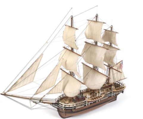 Maquette de bateau en bois la Belle poule