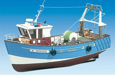 maquette de chalutier en bois